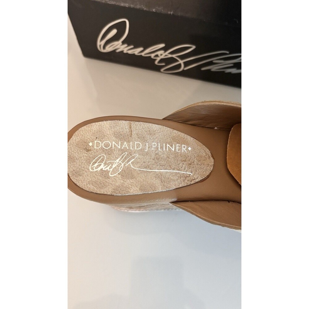 Donald J Pliner Franz Wedge Sandals Gold Desert Rose Metallic Size 7.5 New W Box - Picture 6 of 7